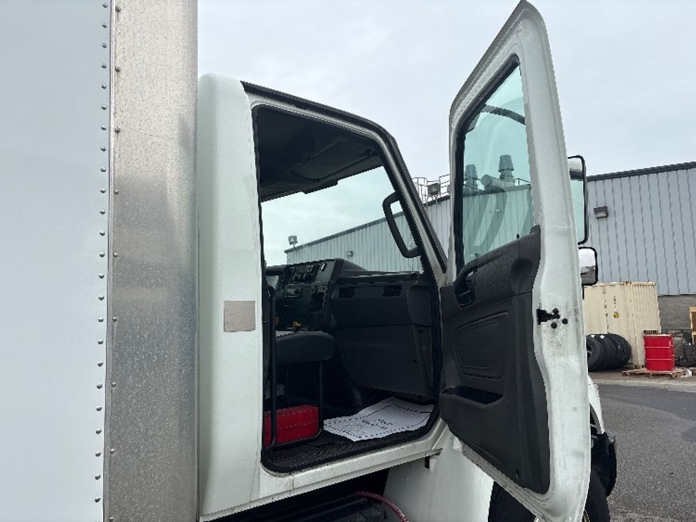 Medium Duty Box Truck-Light and Medium Duty Trucks-International-2021-MV607-Mississauga-ON-316,764\n\t\tkm-$ 72,500 - Image 20