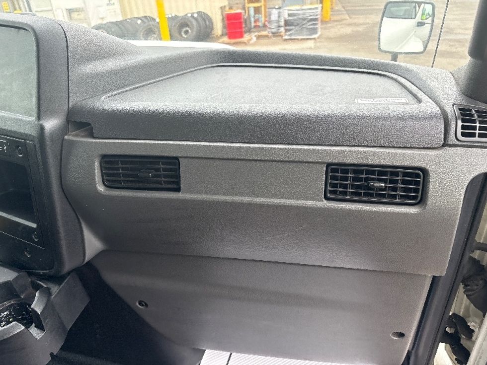 Medium Duty Box Truck-Light and Medium Duty Trucks-International-2021-MV607-Mississauga-ON-316,764\n\t\tkm-$ 72,500 - Image 22