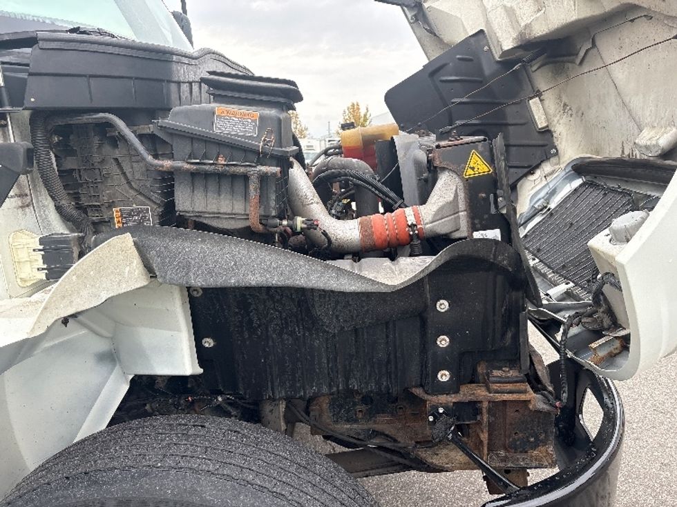Medium Duty Box Truck-Light and Medium Duty Trucks-International-2021-MV607-Mississauga-ON-316,764\n\t\tkm-$ 72,500 - Image 23