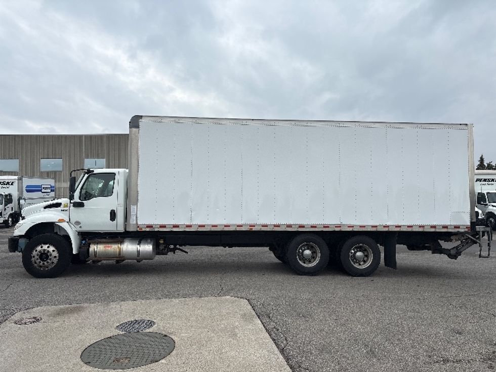 Medium Duty Box Truck-Light and Medium Duty Trucks-International-2021-MV607-Mississauga-ON-316,764\n\t\tkm-$ 72,500 - Image 4