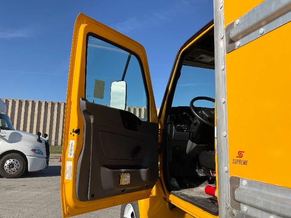 Medium Duty Box Truck-Light and Medium Duty Trucks-International-2021-MV607-Moberly-MO-189,915\n\t\tmiles-$ 43,750 - Image 16