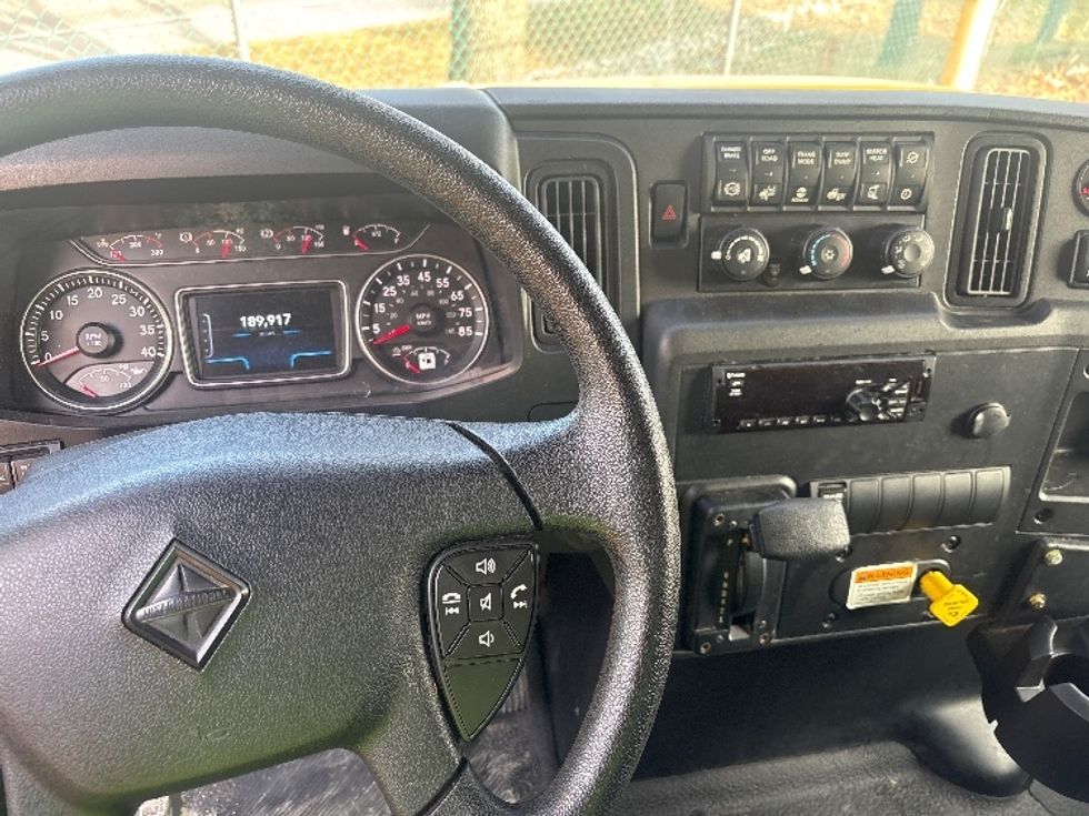 Medium Duty Box Truck-Light and Medium Duty Trucks-International-2021-MV607-Moberly-MO-189,915\n\t\tmiles-$ 43,750 - Image 18