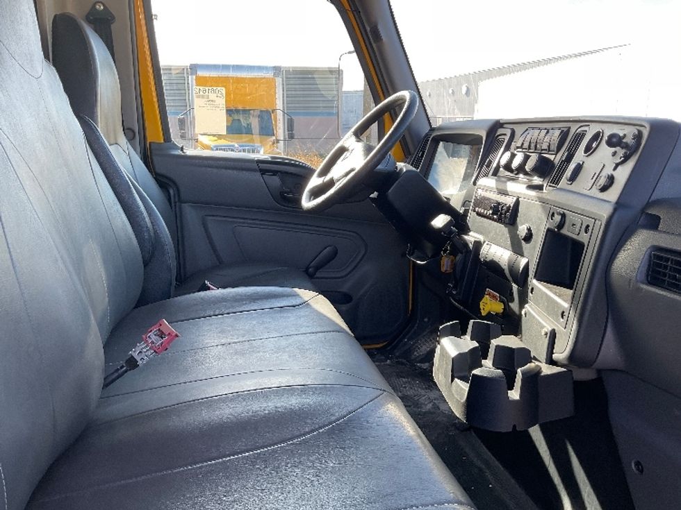 Medium Duty Box Truck-Light and Medium Duty Trucks-International-2021-MV607-Moberly-MO-189,915\n\t\tmiles-$ 43,750 - Image 22