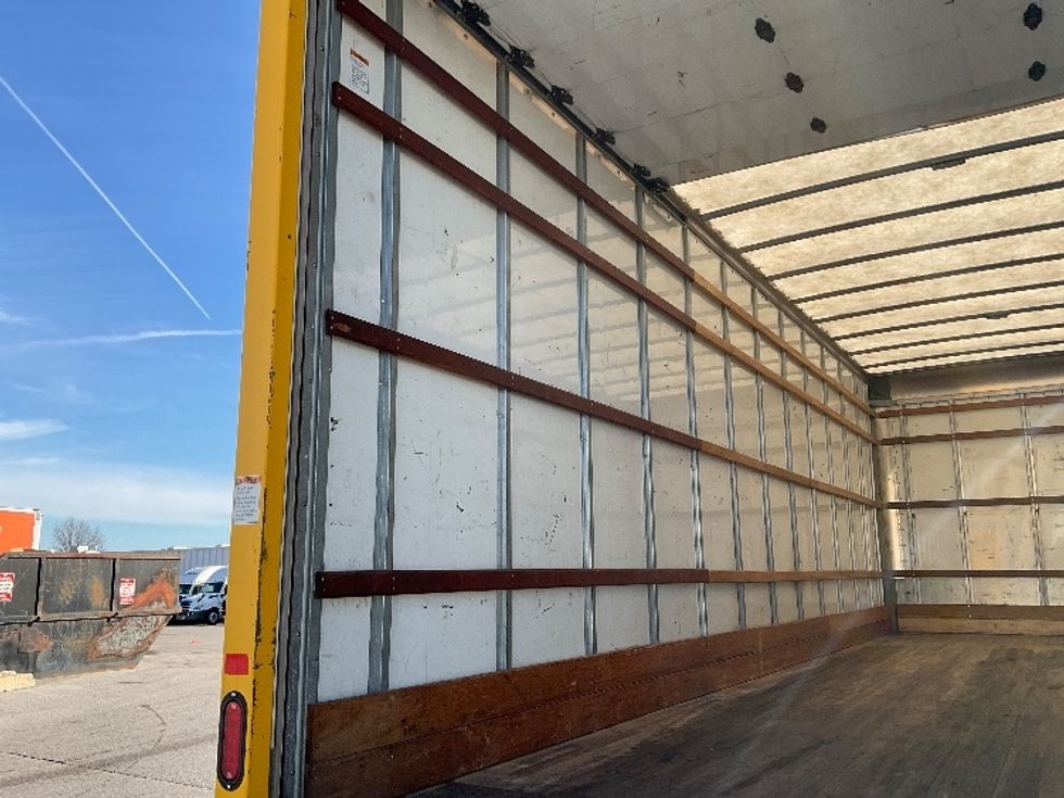 Medium Duty Box Truck-Light and Medium Duty Trucks-International-2021-MV607-Moberly-MO-221,841\n\t\tmiles-$ 39,000 - Image 10
