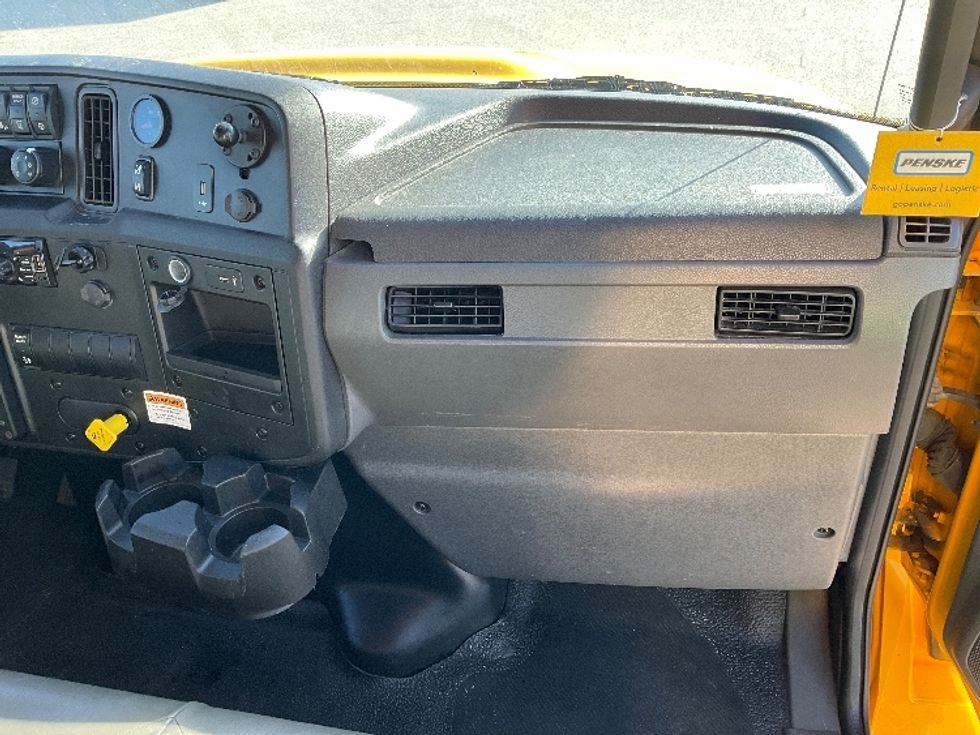 Medium Duty Box Truck-Light and Medium Duty Trucks-International-2021-MV607-Moberly-MO-221,841\n\t\tmiles-$ 39,000 - Image 20