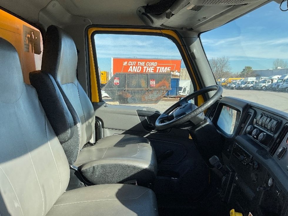 Medium Duty Box Truck-Light and Medium Duty Trucks-International-2021-MV607-Moberly-MO-221,841\n\t\tmiles-$ 39,000 - Image 21