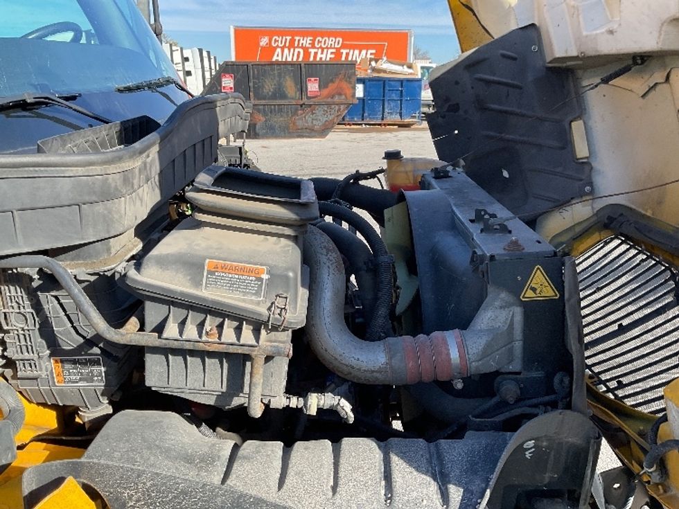 Medium Duty Box Truck-Light and Medium Duty Trucks-International-2021-MV607-Moberly-MO-221,841\n\t\tmiles-$ 39,000 - Image 22