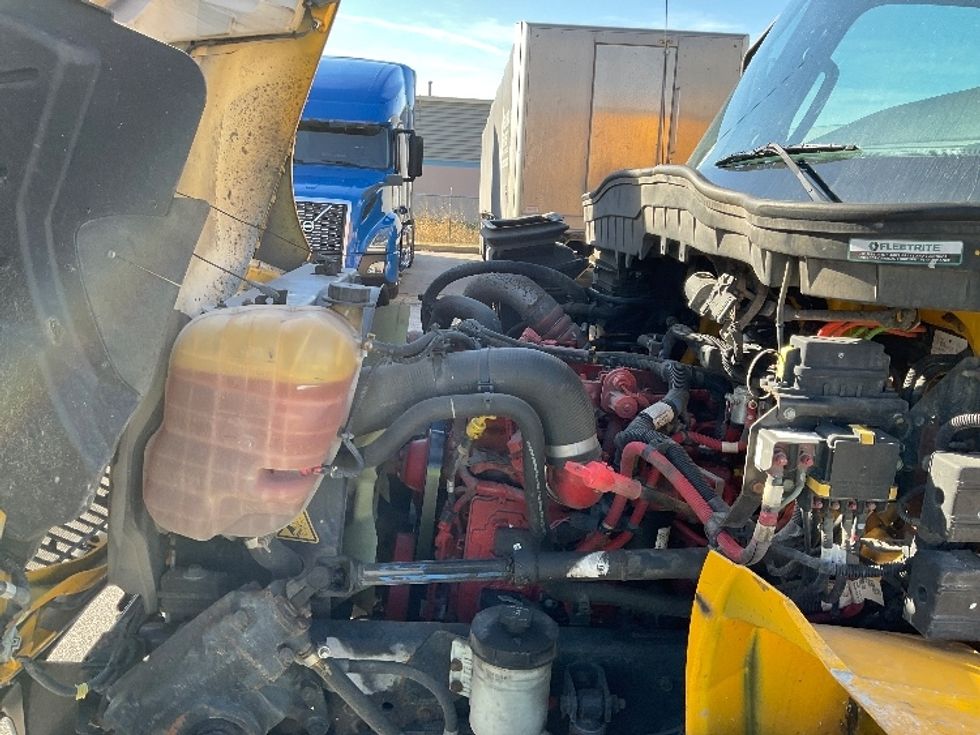 Medium Duty Box Truck-Light and Medium Duty Trucks-International-2021-MV607-Moberly-MO-221,841\n\t\tmiles-$ 39,000 - Image 23