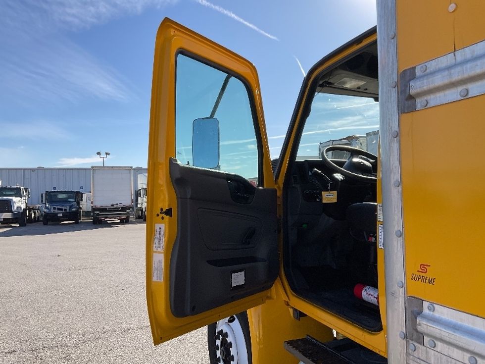 Medium Duty Box Truck-Light and Medium Duty Trucks-International-2021-MV607-Moberly-MO-234,772\n\t\tmiles-$ 37,250 - Image 16