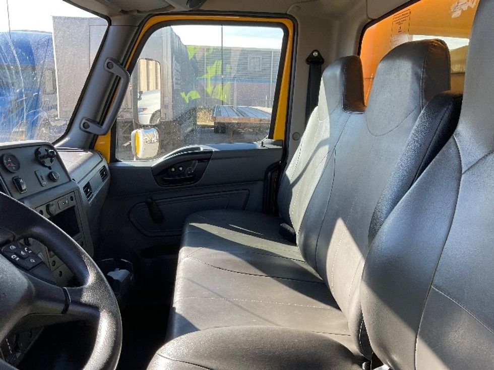 Medium Duty Box Truck-Light and Medium Duty Trucks-International-2021-MV607-Moberly-MO-234,772\n\t\tmiles-$ 37,250 - Image 19