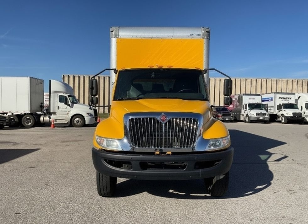 Medium Duty Box Truck-Light and Medium Duty Trucks-International-2021-MV607-Moberly-MO-234,772\n\t\tmiles-$ 37,250 - Image 2
