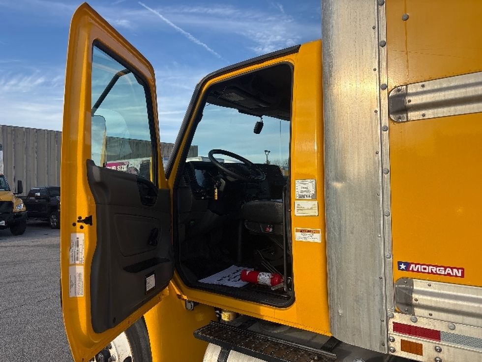 Medium Duty Box Truck-Light and Medium Duty Trucks-International-2021-MV607-Moberly-MO-234,910\n\t\tmiles-$ 37,250 - Image 16