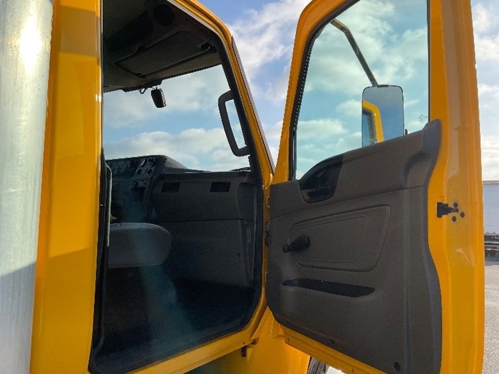 Medium Duty Box Truck-Light and Medium Duty Trucks-International-2021-MV607-Moberly-MO-234,910\n\t\tmiles-$ 37,250 - Image 20
