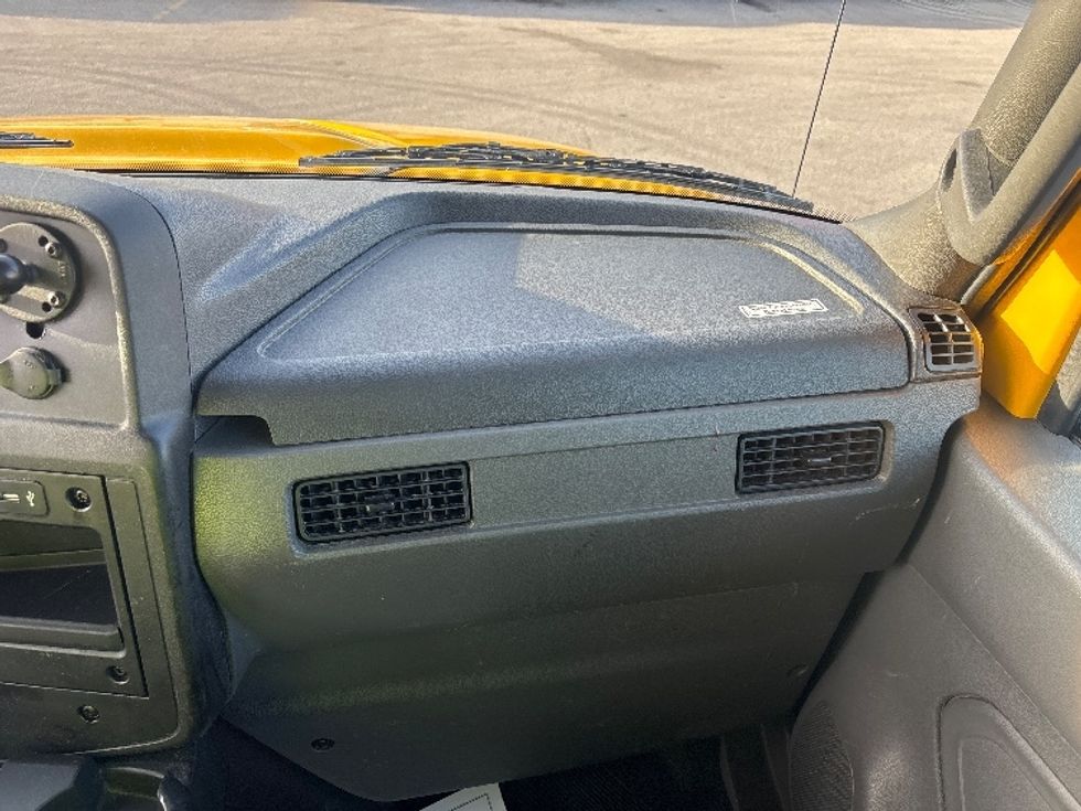 Medium Duty Box Truck-Light and Medium Duty Trucks-International-2021-MV607-Moberly-MO-234,910\n\t\tmiles-$ 37,250 - Image 21