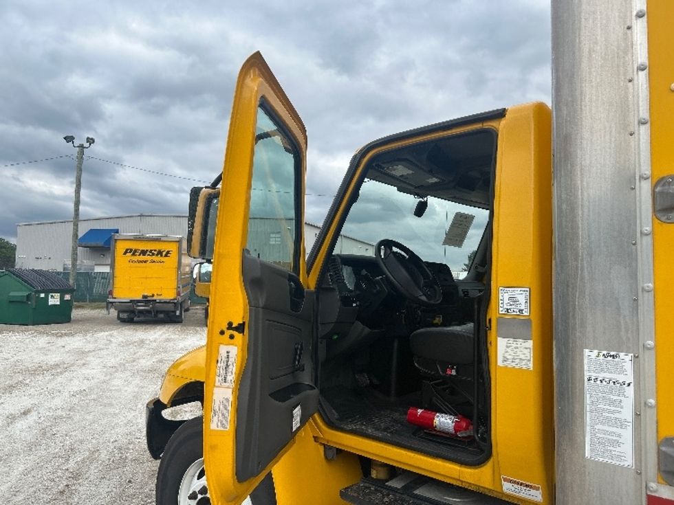 Medium Duty Box Truck-Light and Medium Duty Trucks-International-2021-MV607-Moberly-MO-242,183\n\t\tmiles-$ 34,750 - Image 15