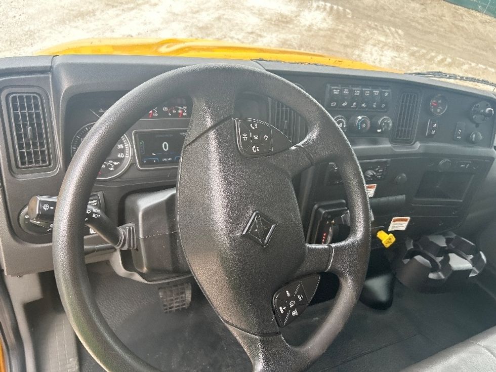 Medium Duty Box Truck-Light and Medium Duty Trucks-International-2021-MV607-Moberly-MO-242,183\n\t\tmiles-$ 34,750 - Image 17