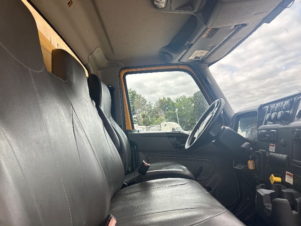Medium Duty Box Truck-Light and Medium Duty Trucks-International-2021-MV607-Moberly-MO-242,183\n\t\tmiles-$ 34,750 - Image 21
