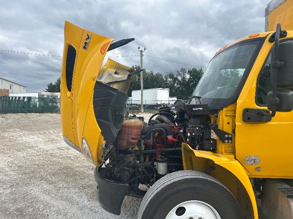 Medium Duty Box Truck-Light and Medium Duty Trucks-International-2021-MV607-Moberly-MO-242,183\n\t\tmiles-$ 34,750 - Image 23