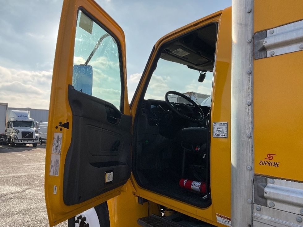 Medium Duty Box Truck-Light and Medium Duty Trucks-International-2021-MV607-Moberly-MO-250,138\n\t\tmiles-$ 33,000 - Image 16