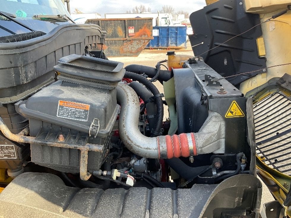 Medium Duty Box Truck-Light and Medium Duty Trucks-International-2021-MV607-Moberly-MO-250,138\n\t\tmiles-$ 33,000 - Image 23