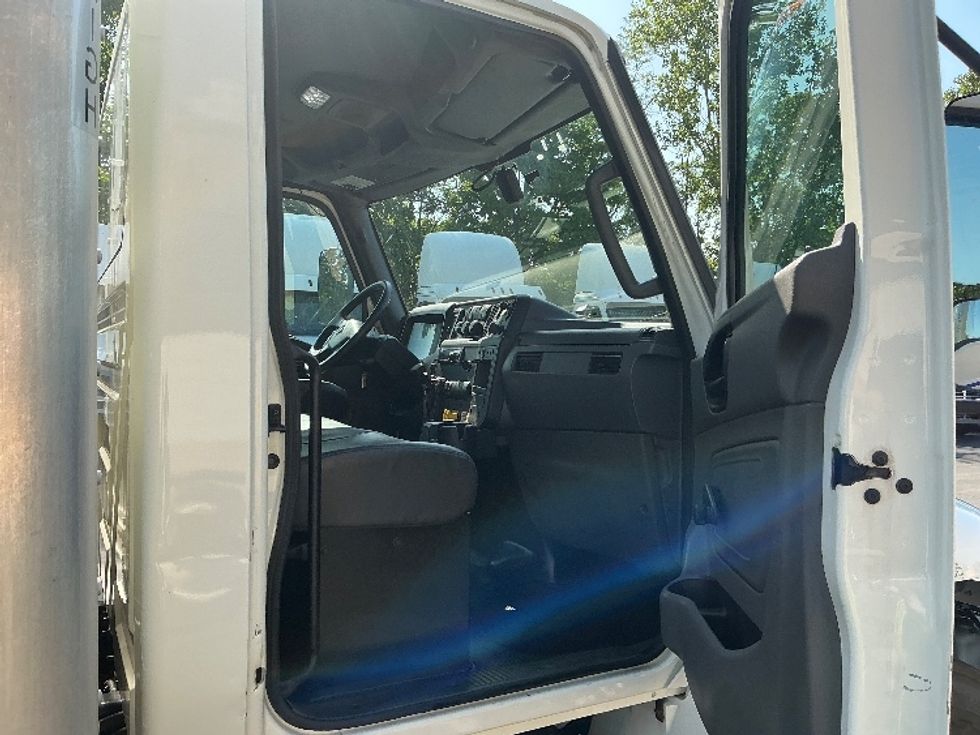Medium Duty Box Truck-Light and Medium Duty Trucks-International-2021-MV607-Monroe-OH-193,768\n\t\tmiles-$ 53,250 - Image 20