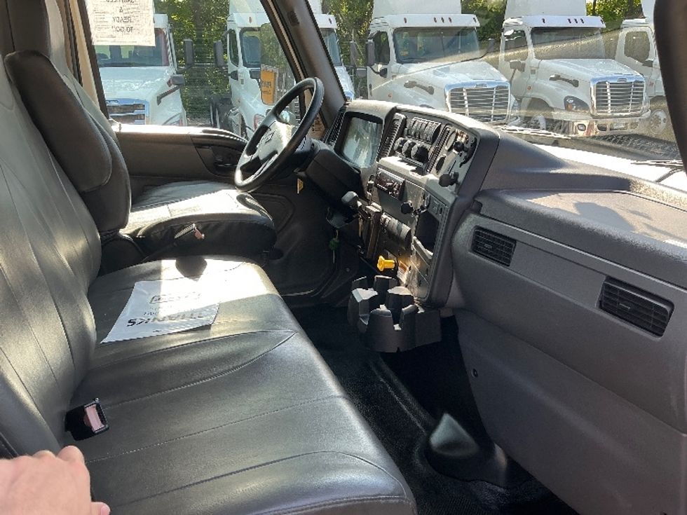 Medium Duty Box Truck-Light and Medium Duty Trucks-International-2021-MV607-Monroe-OH-193,768\n\t\tmiles-$ 53,250 - Image 22
