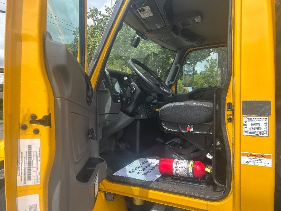 Medium Duty Box Truck-Light and Medium Duty Trucks-International-2021-MV607-Monroe-OH-204,861\n\t\tmiles-$ 35,500 - Image 16