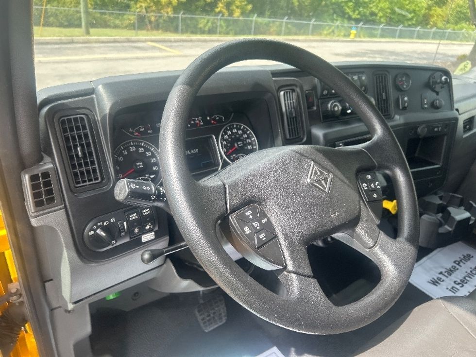 Medium Duty Box Truck-Light and Medium Duty Trucks-International-2021-MV607-Monroe-OH-204,861\n\t\tmiles-$ 35,500 - Image 17