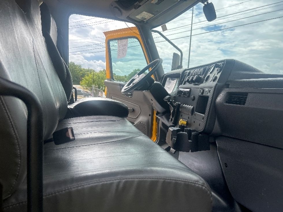 Medium Duty Box Truck-Light and Medium Duty Trucks-International-2021-MV607-Monroe-OH-204,861\n\t\tmiles-$ 35,500 - Image 21