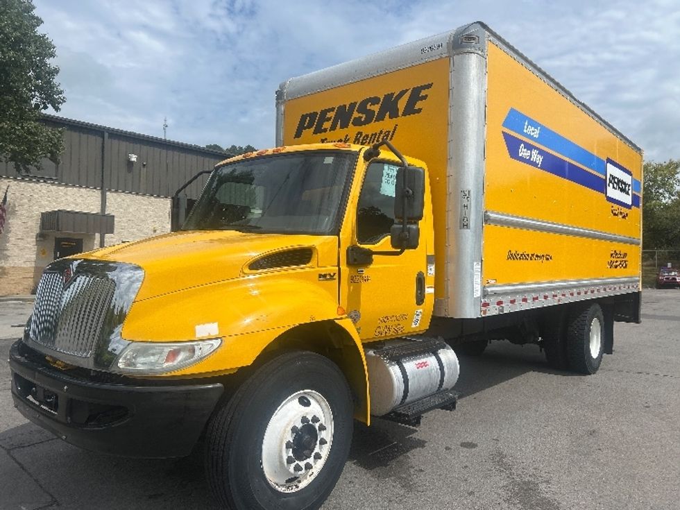 Medium Duty Box Truck-Light and Medium Duty Trucks-International-2021-MV607-Monroe-OH-204,861\n\t\tmiles-$ 35,500 - Image 3