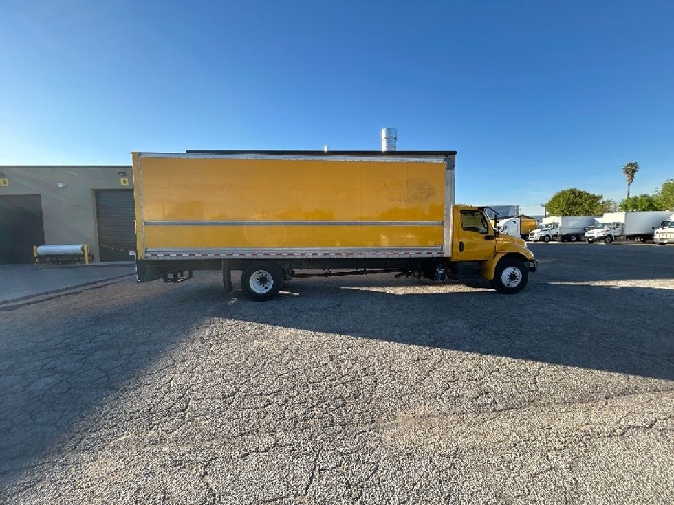 Medium Duty Box Truck-Light and Medium Duty Trucks-International-2021-MV607-Montebello-CA-231,419\n\t\tmiles-$ 37,250 - Image 14