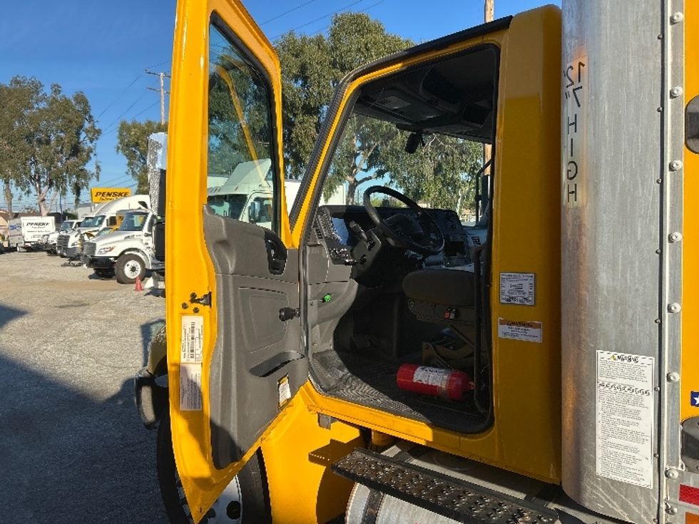 Medium Duty Box Truck-Light and Medium Duty Trucks-International-2021-MV607-Montebello-CA-231,419\n\t\tmiles-$ 37,250 - Image 15