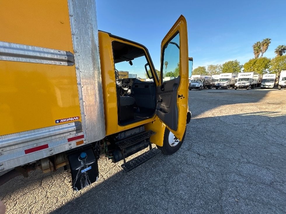 Medium Duty Box Truck-Light and Medium Duty Trucks-International-2021-MV607-Montebello-CA-231,419\n\t\tmiles-$ 37,250 - Image 19