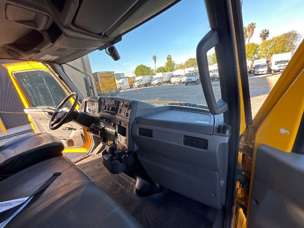 Medium Duty Box Truck-Light and Medium Duty Trucks-International-2021-MV607-Montebello-CA-231,419\n\t\tmiles-$ 37,250 - Image 20