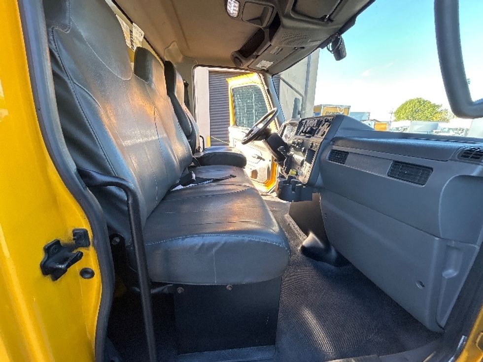 Medium Duty Box Truck-Light and Medium Duty Trucks-International-2021-MV607-Montebello-CA-231,419\n\t\tmiles-$ 37,250 - Image 21