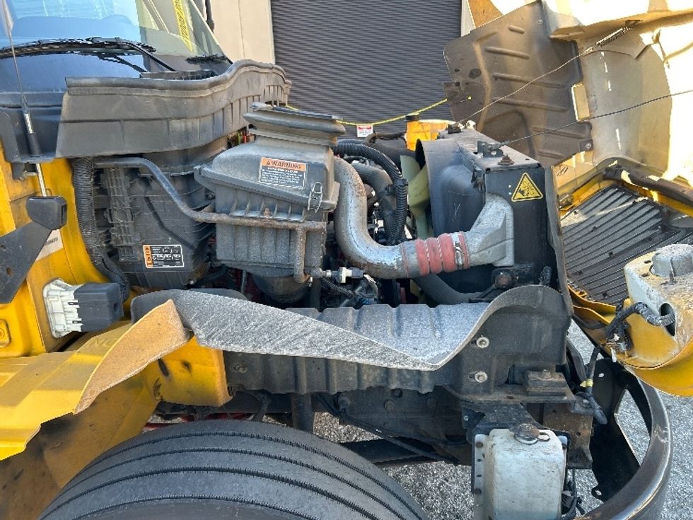 Medium Duty Box Truck-Light and Medium Duty Trucks-International-2021-MV607-Montebello-CA-231,419\n\t\tmiles-$ 37,250 - Image 22