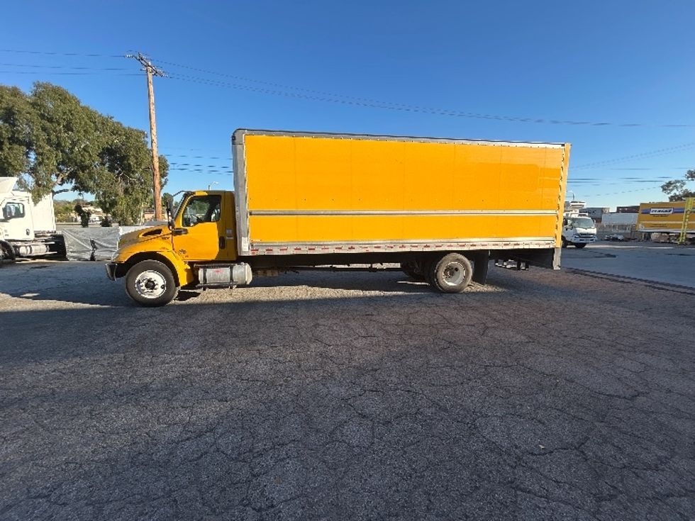 Medium Duty Box Truck-Light and Medium Duty Trucks-International-2021-MV607-Montebello-CA-231,419\n\t\tmiles-$ 37,250 - Image 4