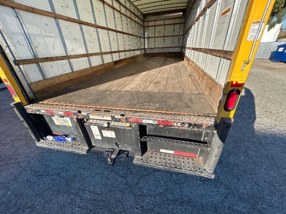 Medium Duty Box Truck-Light and Medium Duty Trucks-International-2021-MV607-Montebello-CA-231,419\n\t\tmiles-$ 37,250 - Image 9