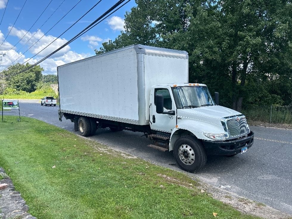 Medium Duty Box Truck-Light and Medium Duty Trucks-International-2021-MV607-Montgomery-NY-183,482\n\t\tmiles-$ 57,500 - Image 3