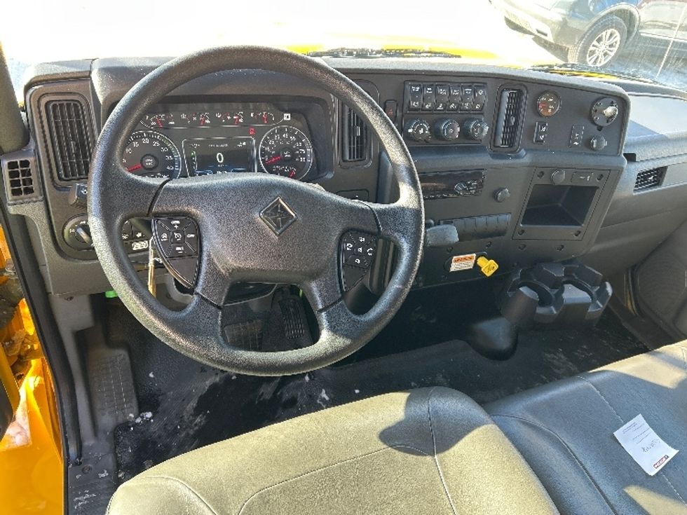 Medium Duty Box Truck-Light and Medium Duty Trucks-International-2021-MV607-Montgomery-NY-186,376\n\t\tmiles-$ 39,250 - Image 18