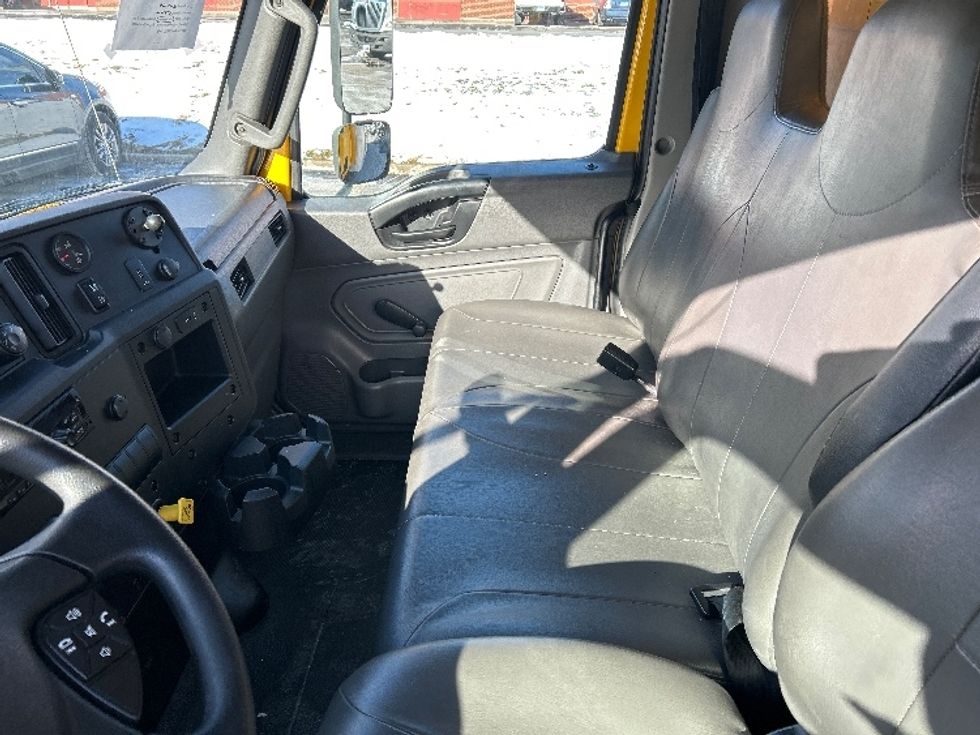 Medium Duty Box Truck-Light and Medium Duty Trucks-International-2021-MV607-Montgomery-NY-186,376\n\t\tmiles-$ 39,250 - Image 19