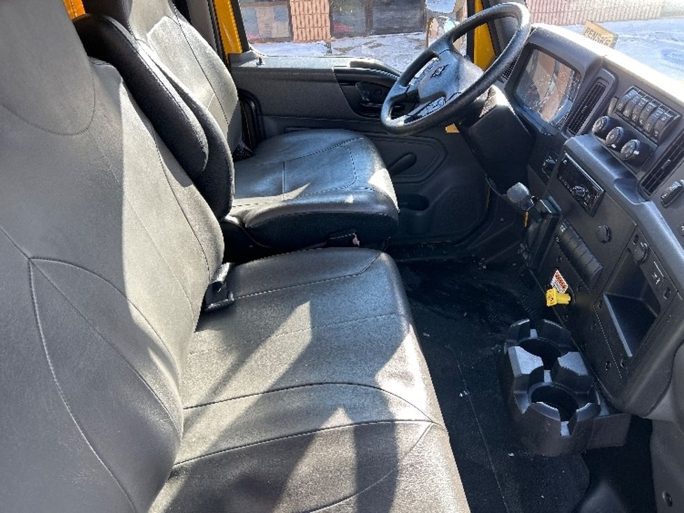 Medium Duty Box Truck-Light and Medium Duty Trucks-International-2021-MV607-Montgomery-NY-186,376\n\t\tmiles-$ 39,250 - Image 22