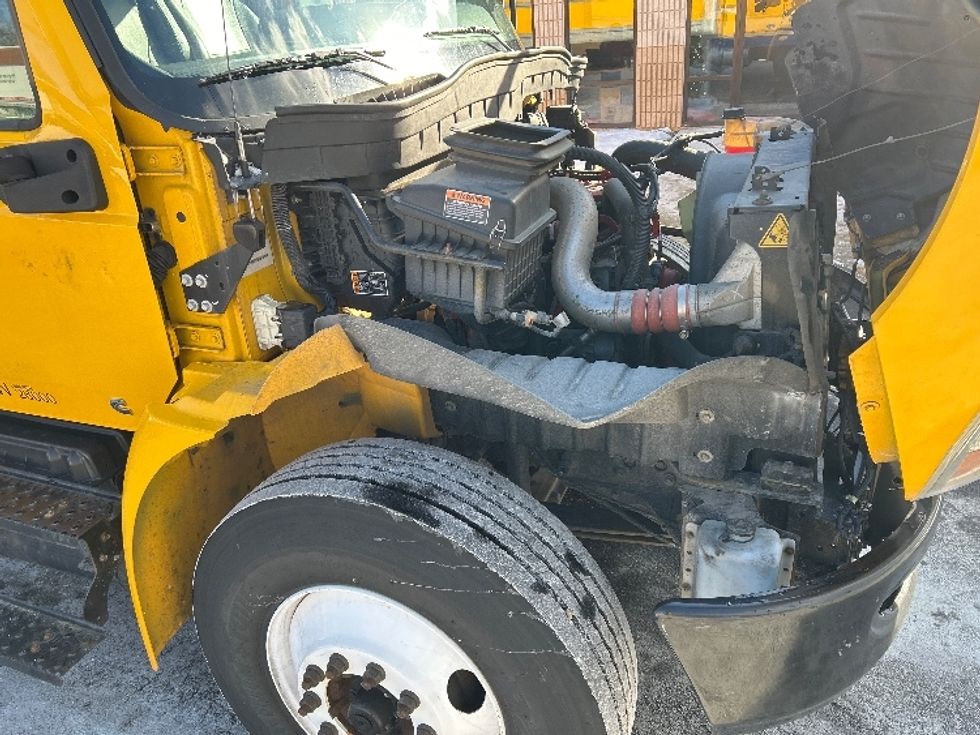 Medium Duty Box Truck-Light and Medium Duty Trucks-International-2021-MV607-Montgomery-NY-186,376\n\t\tmiles-$ 39,250 - Image 23