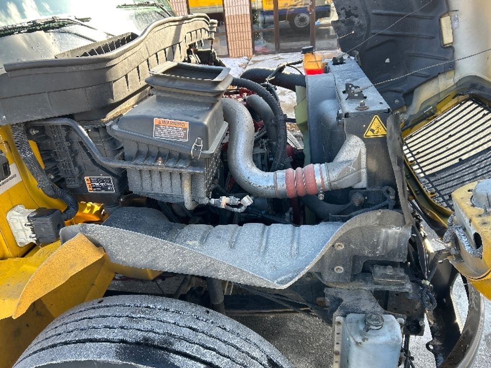 Medium Duty Box Truck-Light and Medium Duty Trucks-International-2021-MV607-Montgomery-NY-186,376\n\t\tmiles-$ 39,250 - Image 24