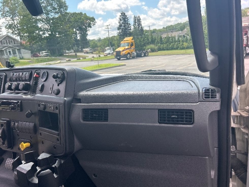 Medium Duty Box Truck-Light and Medium Duty Trucks-International-2021-MV607-Montgomery-NY-212,533\n\t\tmiles-$ 42,750 - Image 21