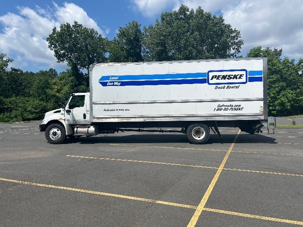 Medium Duty Box Truck-Light and Medium Duty Trucks-International-2021-MV607-Montgomery-NY-212,533\n\t\tmiles-$ 42,750 - Image 4