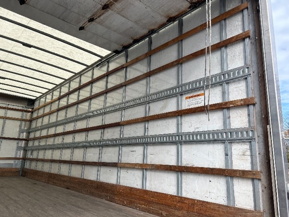 Medium Duty Box Truck-Light and Medium Duty Trucks-International-2021-MV607-Montgomery-NY-266,463\n\t\tmiles-$ 34,750 - Image 12