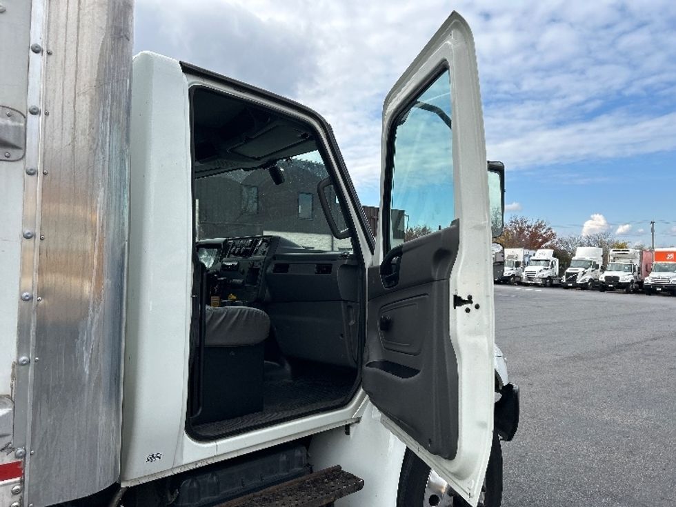 Medium Duty Box Truck-Light and Medium Duty Trucks-International-2021-MV607-Montgomery-NY-266,463\n\t\tmiles-$ 34,750 - Image 18