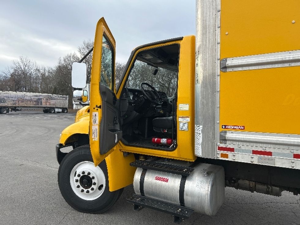 Medium Duty Box Truck-Light and Medium Duty Trucks-International-2021-MV607-Murfreesboro-TN-203,597\n\t\tmiles-$ 44,500 - Image 16
