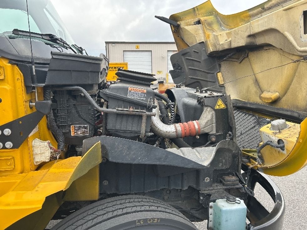 Medium Duty Box Truck-Light and Medium Duty Trucks-International-2021-MV607-Murfreesboro-TN-203,597\n\t\tmiles-$ 44,500 - Image 23